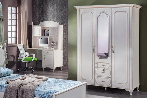 Elegant baby room furniture from the Gold Collection, designed for comfort and luxury.